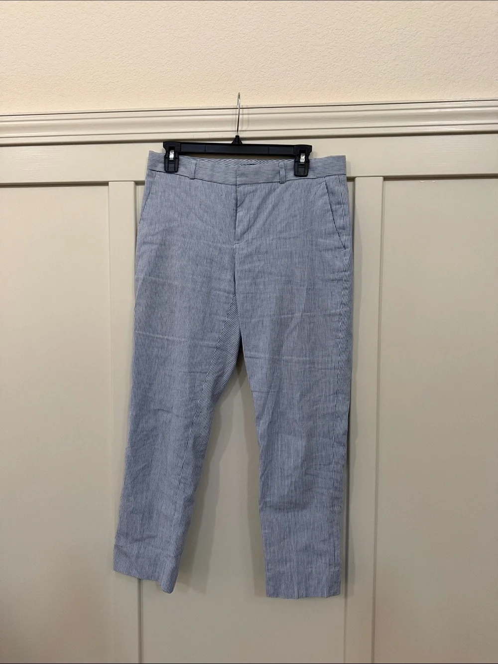 Banana Republic Avery Women’s Light Blue and White Striped cropped Linen pants
